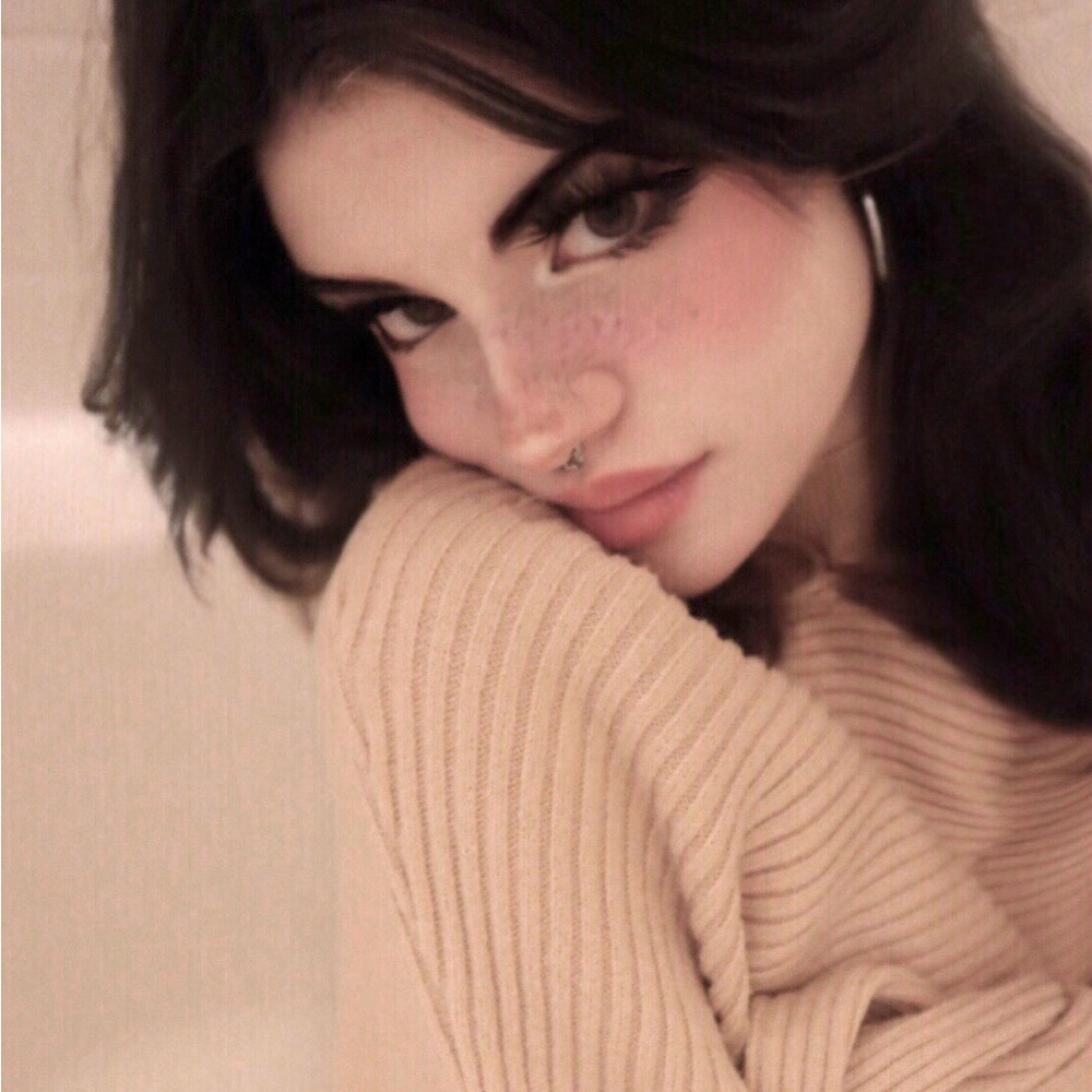 Meet your Posher, Aurora